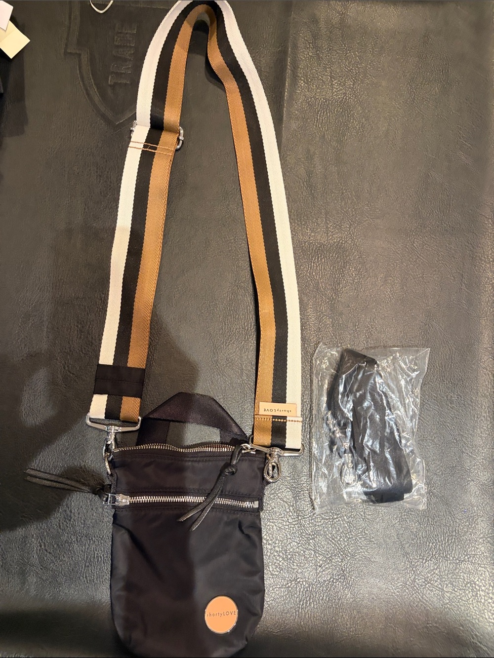 Shorty Love Amuse shorthand NEW Crossbody bag with Striped Adjustable Strap - Picture 7 of 8